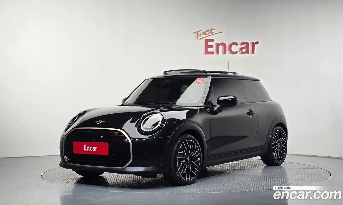 Mini Cooper 2024 2.0 автомат (гидро), фото 1
