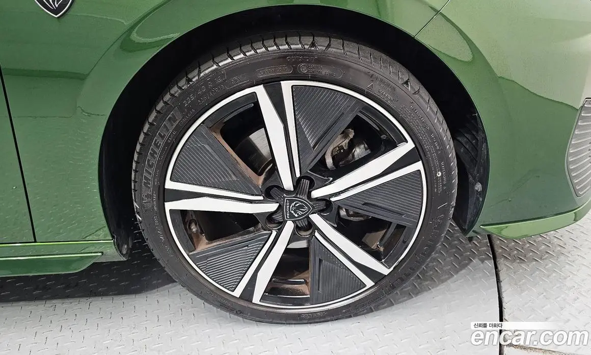 Peugeot 308 2023 1.5 автомат (гидро), фото 7