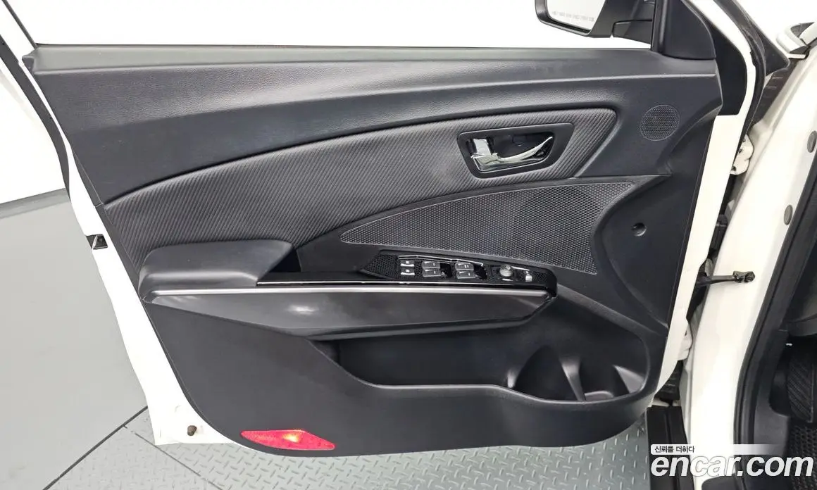 SsangYong TIBOLI 2019 1.5 автомат (гидро), фото 13