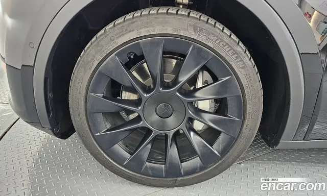 Tesla Model Y 2022 0.2 автомат (гидро), миниатюра 4 Tesla Model Y 2022 0.2 автомат (гидро), миниатюра 4