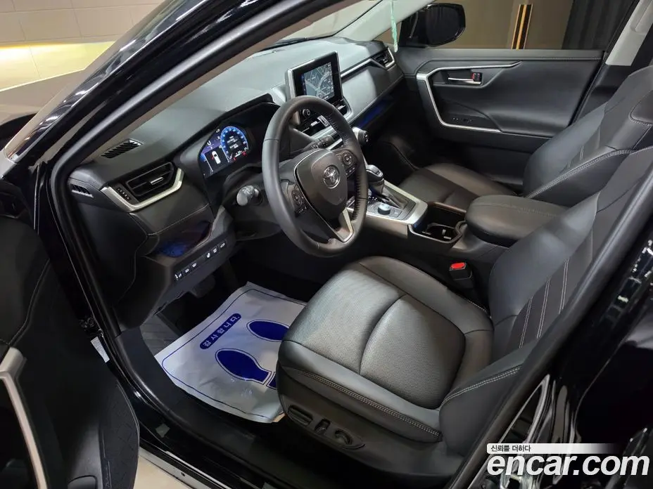 Toyota RAV4 2025 2.5 автомат (гидро), фото 10 Toyota RAV4 2025 2.5 автомат (гидро), фото 10