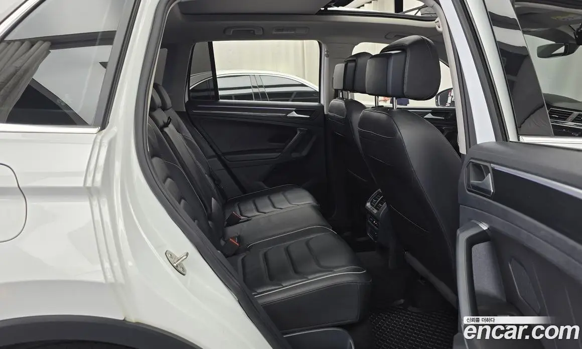 Volkswagen Tiguan 2022 2.0 автомат (гидро), фото 12