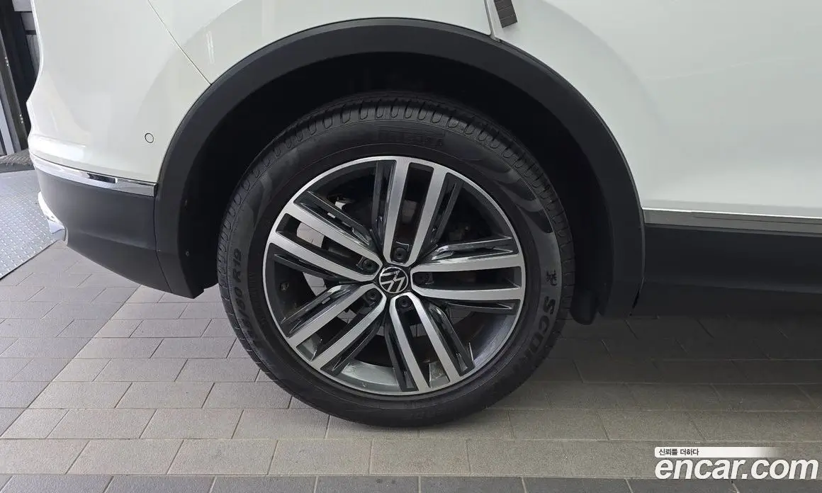 Volkswagen Tiguan 2022 2.0 автомат (гидро), фото 5