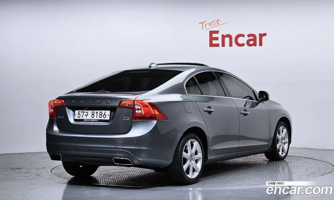 Volvo S60 2018 2.0 автомат (гидро), фото 2