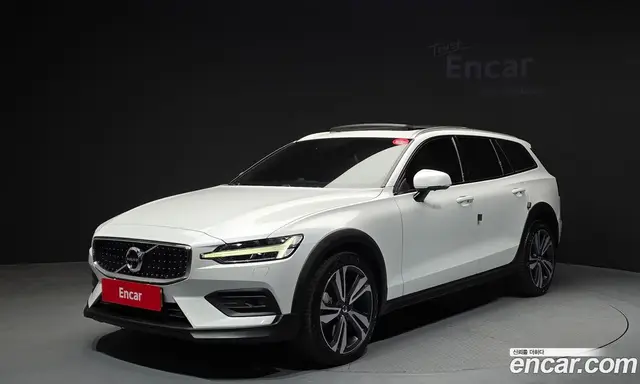 Volvo V60, 2021, 73 049 км