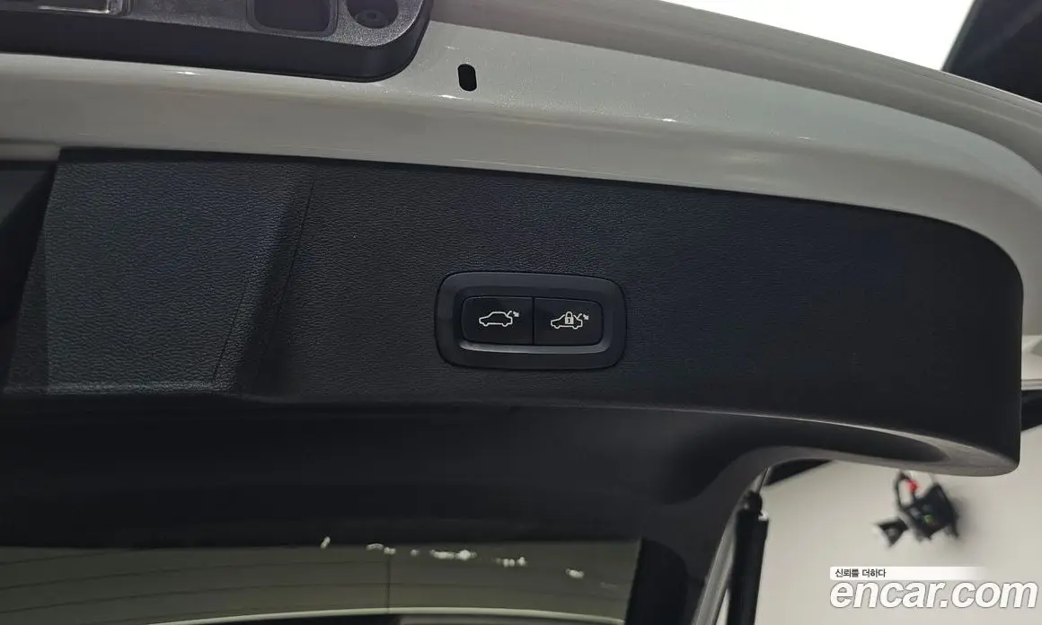 Volvo XC40 2024 2.0 автомат (гидро), фото 26
