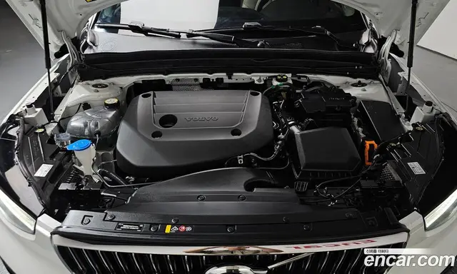 Volvo XC40 2024 2.0 автомат (гидро), миниатюра 5