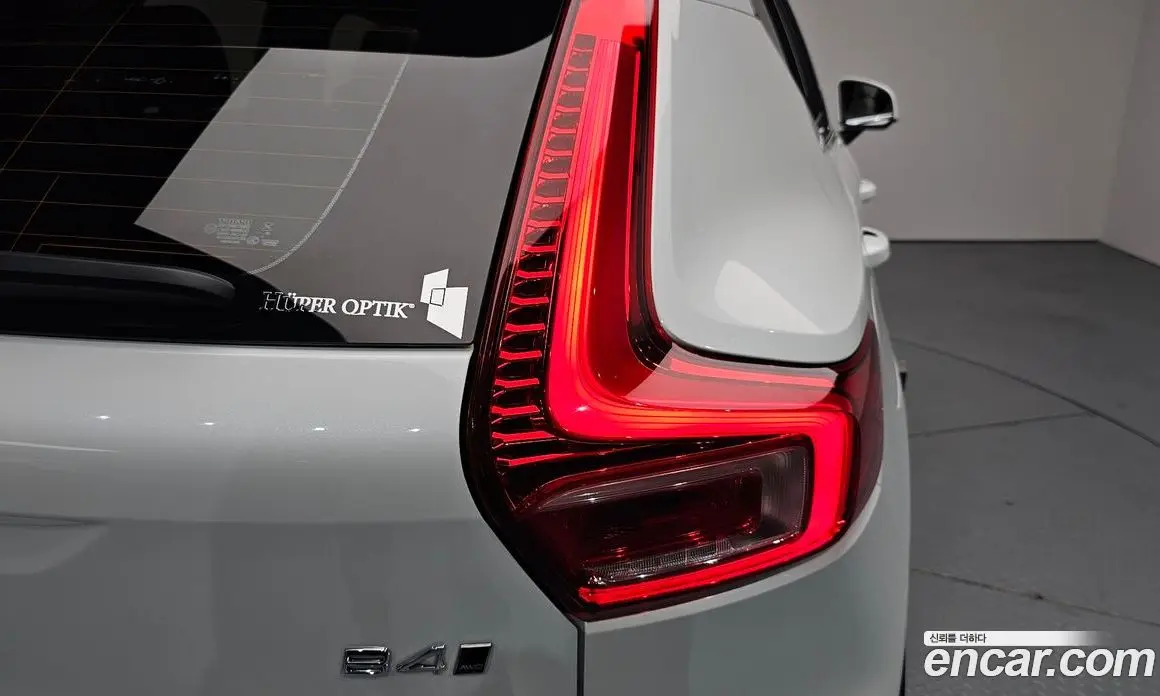 Volvo XC40 2024 2.0 автомат (гидро), фото 8