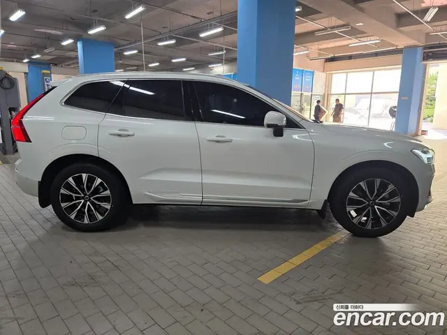 Volvo XC60 2024 2.0 автомат (гидро), миниатюра 4