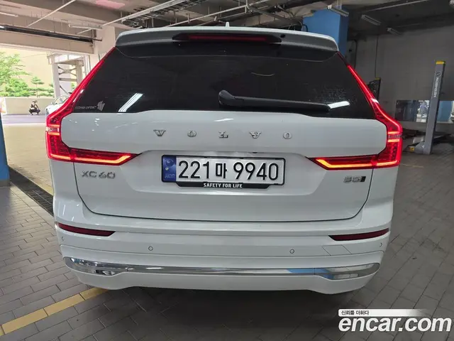 Volvo XC60 2024 2.0 автомат (гидро), миниатюра 5