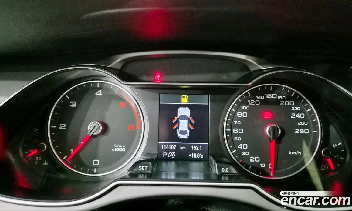 Audi A4 2015 2.0 автомат (гидро), фото 17