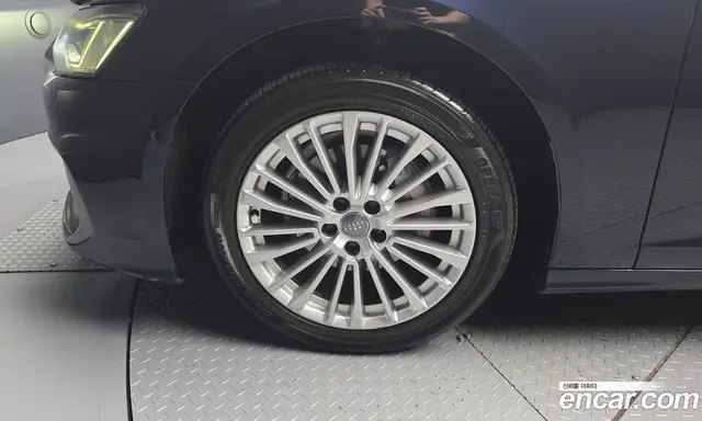Audi A6 2020 2.0 автомат (гидро), миниатюра 5