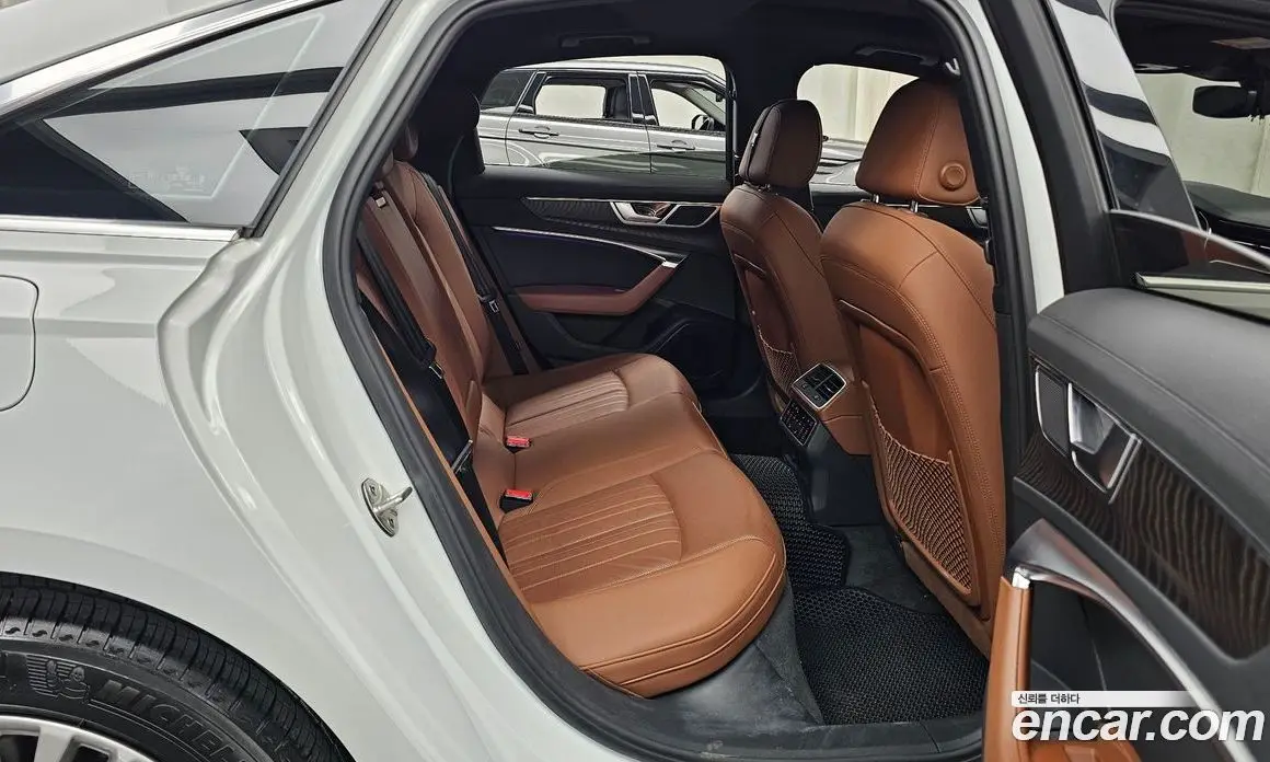 Audi A6 2021 2.0 автомат (гидро), фото 18
