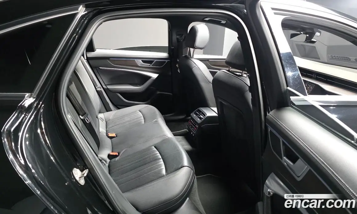 Audi A6 2022 3.0 автомат (гидро), фото 17