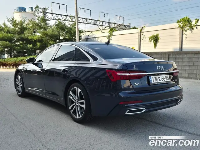 Audi A6 2022 2.0 автомат (гидро), миниатюра 8