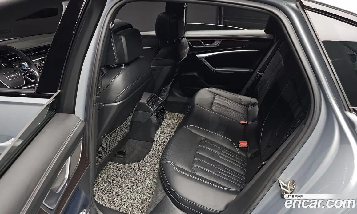 Audi A6 2023 3.0 автомат (гидро), фото 17