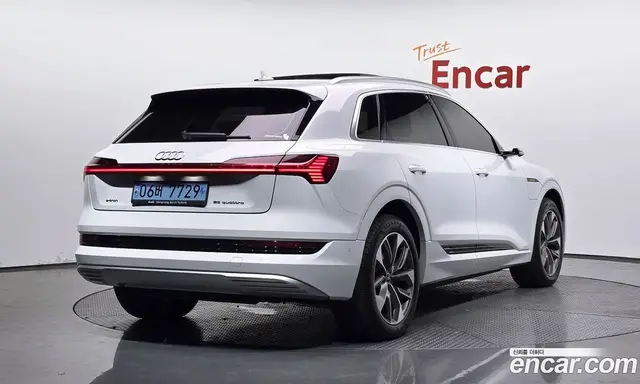 Audi e-tron 2021 0.2 автомат (гидро), миниатюра 2