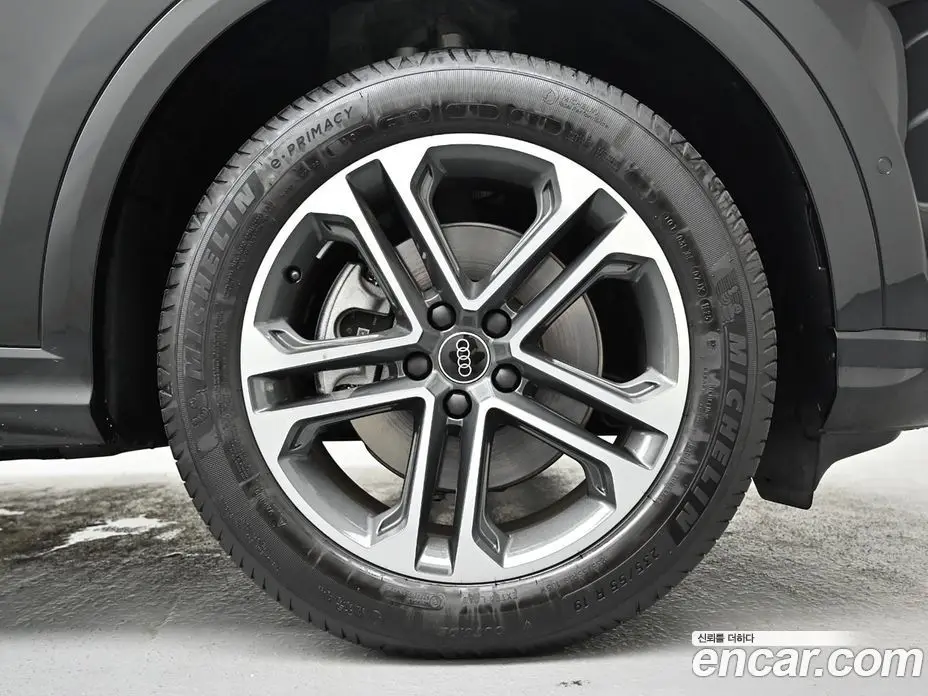 Audi Q5 2025 2.0 автомат (гидро), фото 5