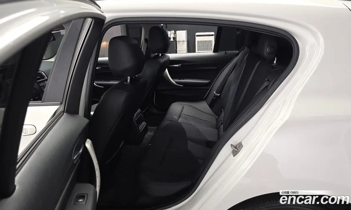 BMW 1 серия 2017 2.0 автомат (гидро), фото 12