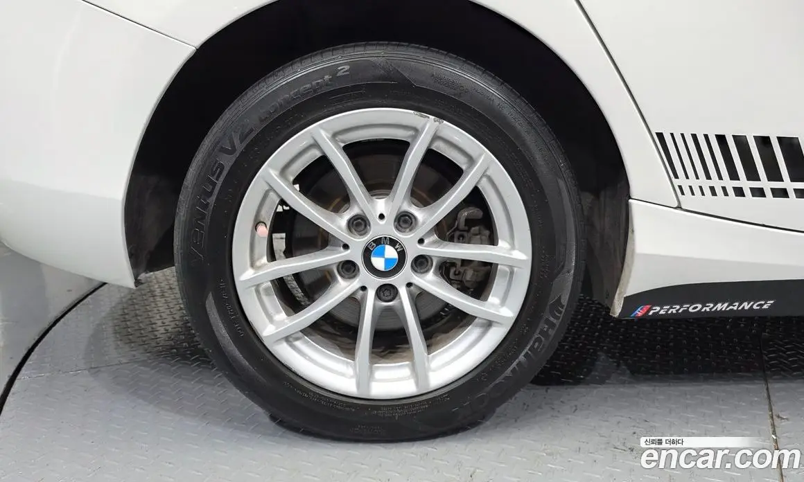 BMW 1 серия 2017 2.0 автомат (гидро), фото 5