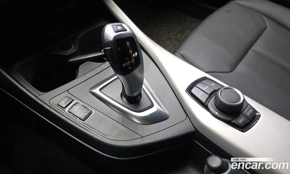 BMW 1 серия 2017 2.0 автомат (гидро), фото 9