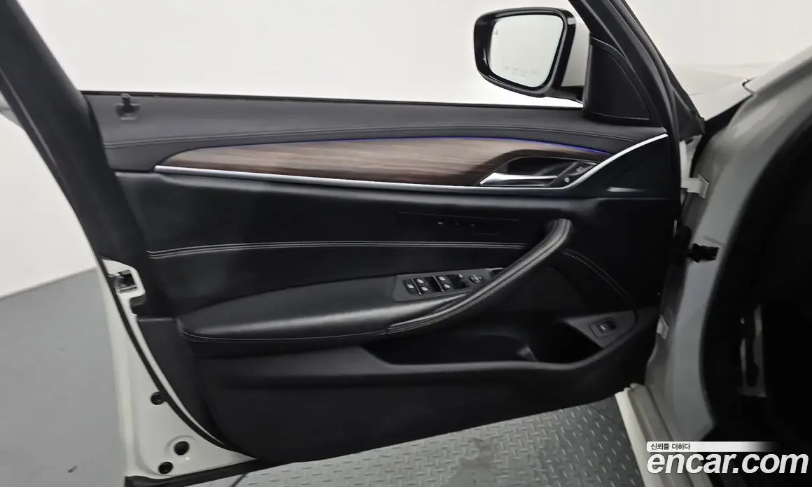 BMW 5 серия 2017 2.0 автомат (гидро), фото 14