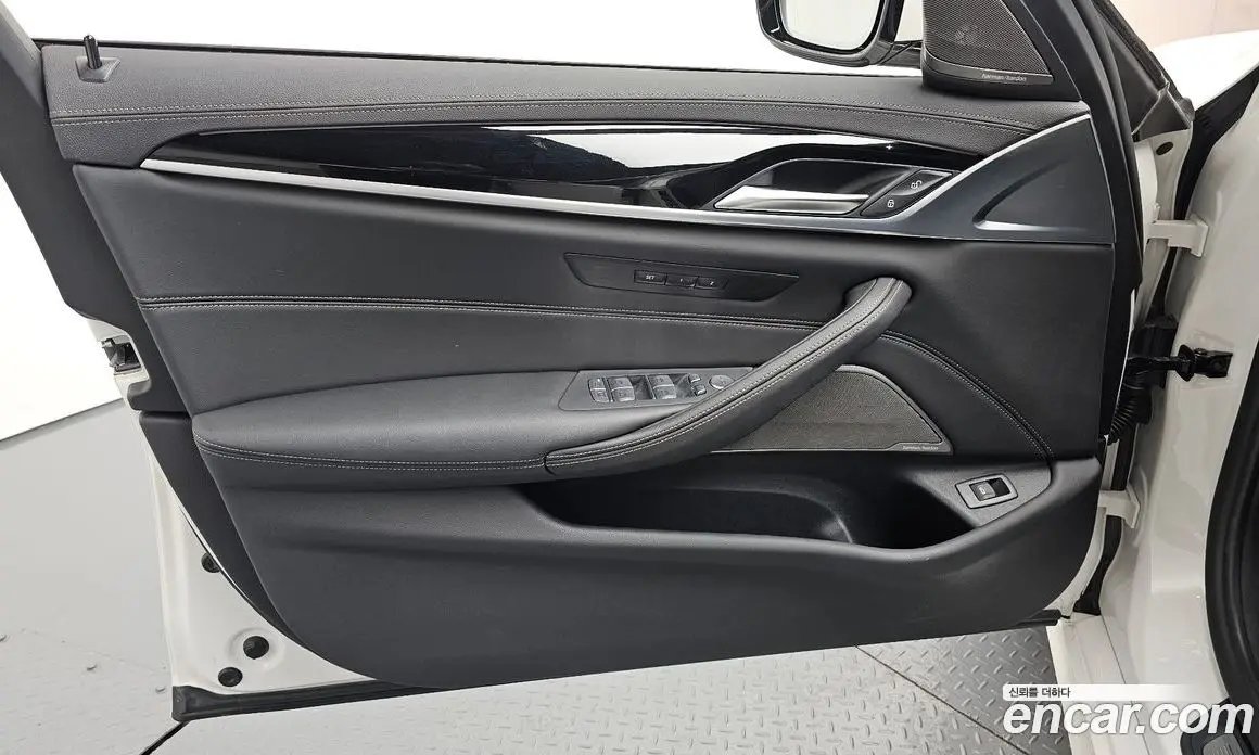 BMW 5 серия 2022 2.0 автомат (гидро), фото 14