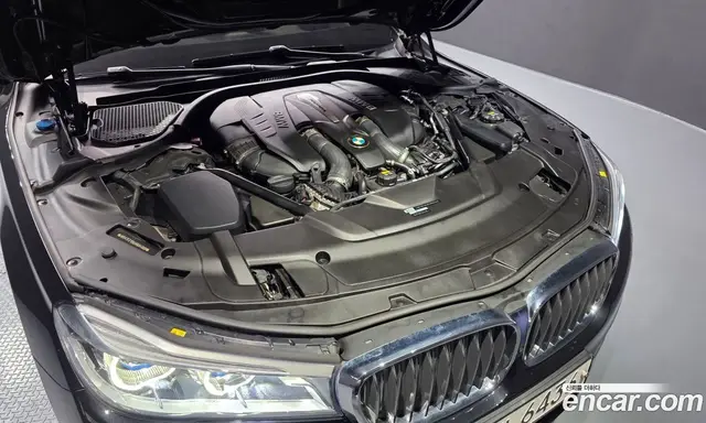 BMW 7 серия 2017 4.4 автомат (гидро), миниатюра 5