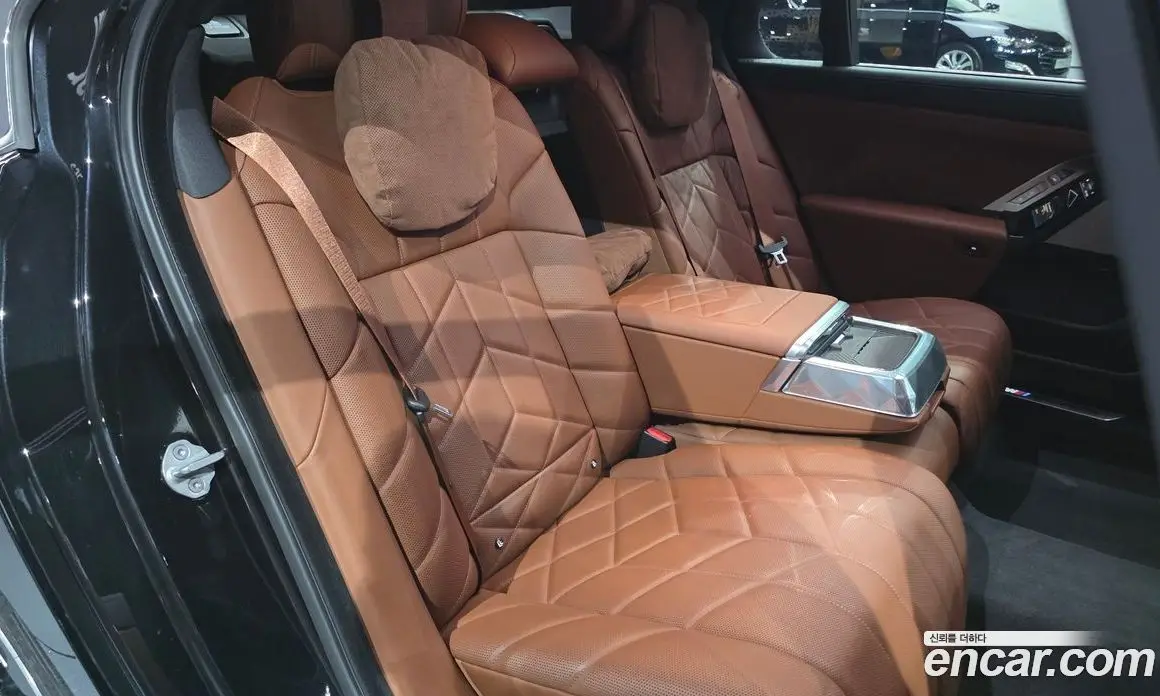 BMW 7 серия 2023 3.0 автомат (гидро), фото 17