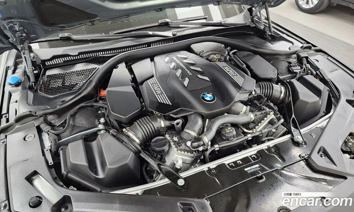 BMW 8 серия 2024 4.4 автомат (гидро), фото 6