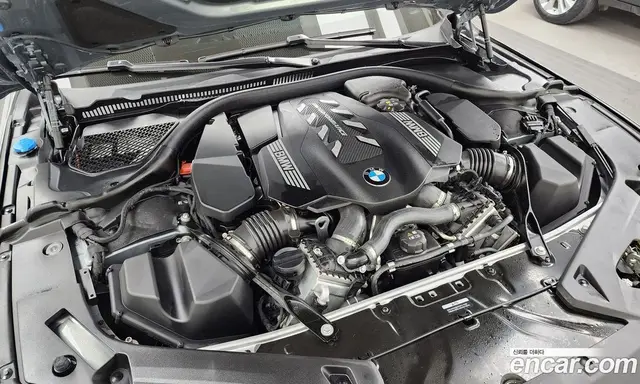 BMW 8 серия 2024 4.4 автомат (гидро), миниатюра 6
