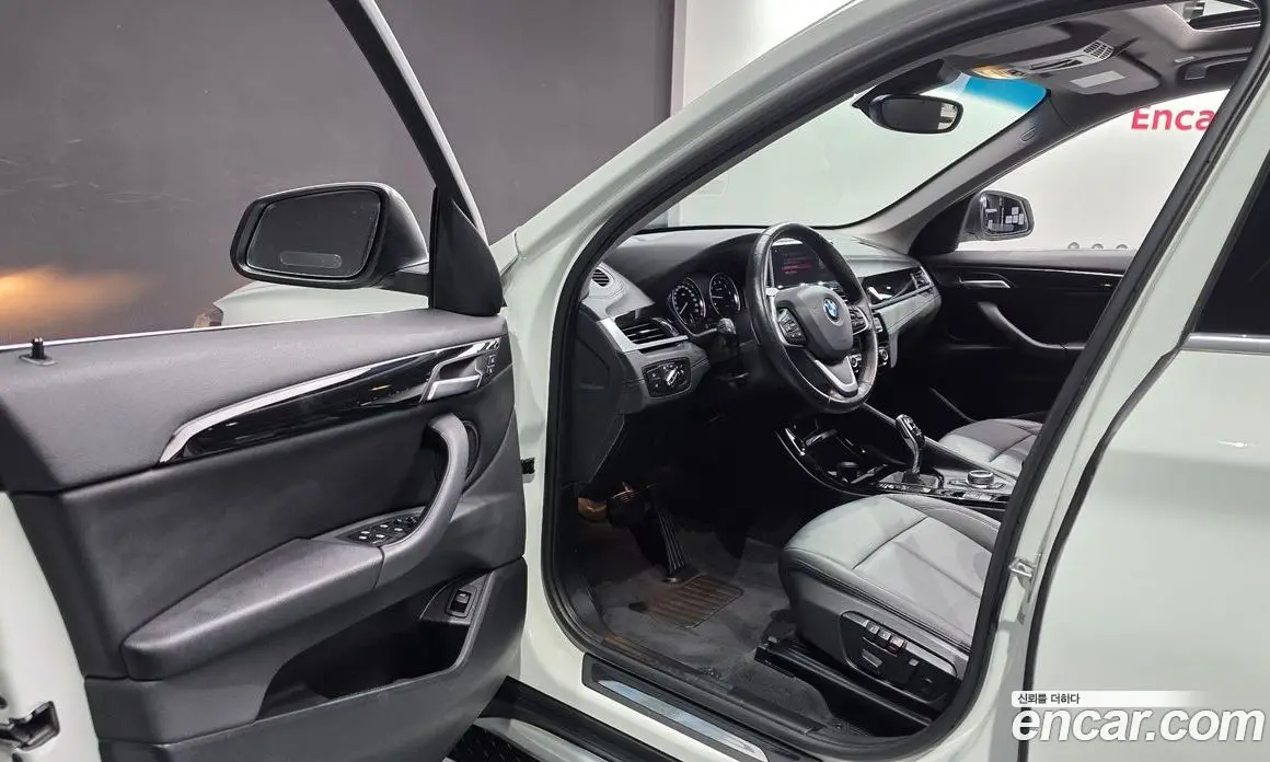 BMW X1 2022 2.0 автомат (гидро), фото 13
