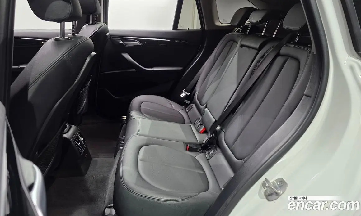 BMW X1 2022 2.0 автомат (гидро), фото 17