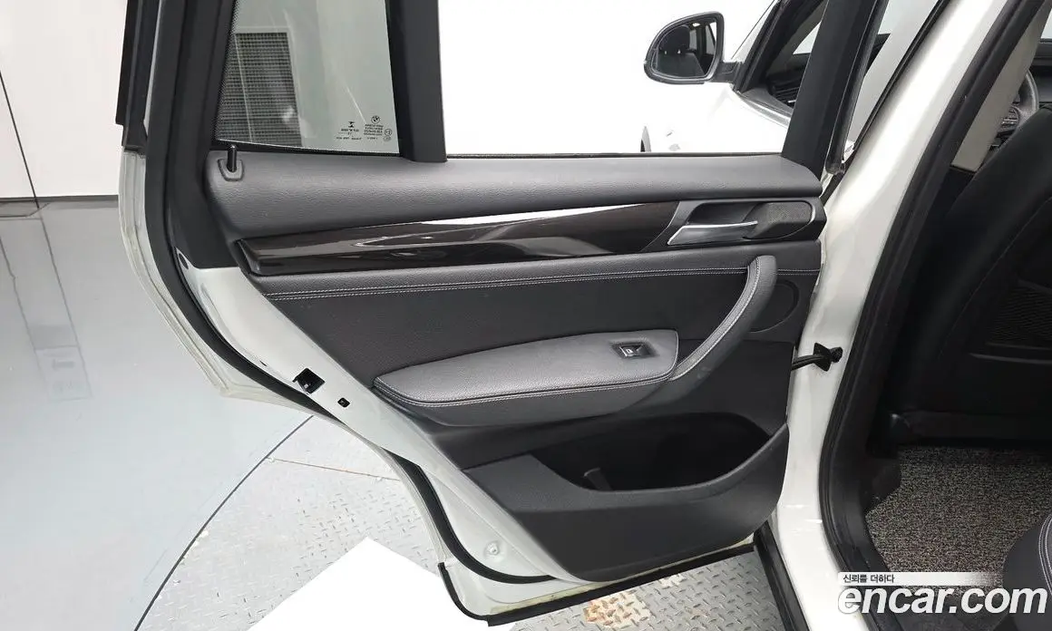 BMW X3 2015 2.0 автомат (гидро), фото 14