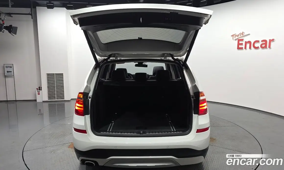 BMW X3 2015 2.0 автомат (гидро), фото 32
