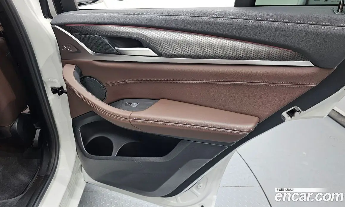 BMW X4 2024 2.0 автомат (гидро), фото 15