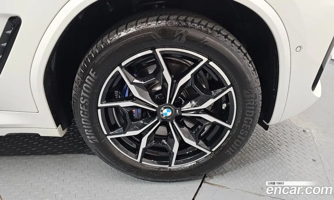 BMW X4 2024 2.0 автомат (гидро), фото 7