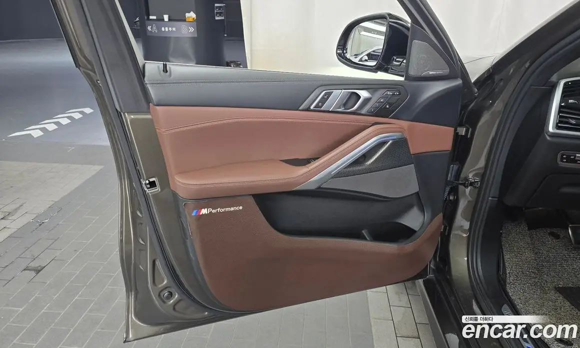 BMW X6 2021 3.0 автомат (гидро), фото 14