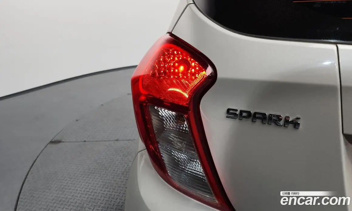 Chevrolet Spark 2016 1.0 автомат (гидро), фото 9