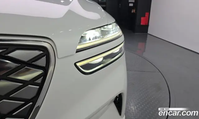 Genesis GV70 2022 0.1 автомат (гидро), миниатюра 8