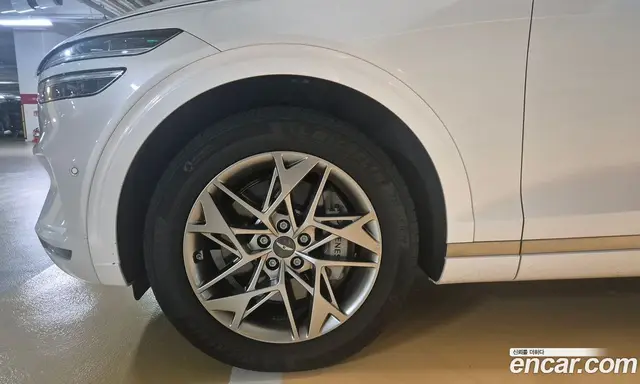 Genesis GV70 2024 2.5 автомат (гидро), миниатюра 2