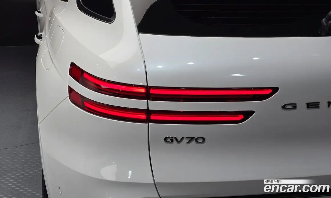 Genesis GV70 2025 2.5 автомат (гидро), фото 9