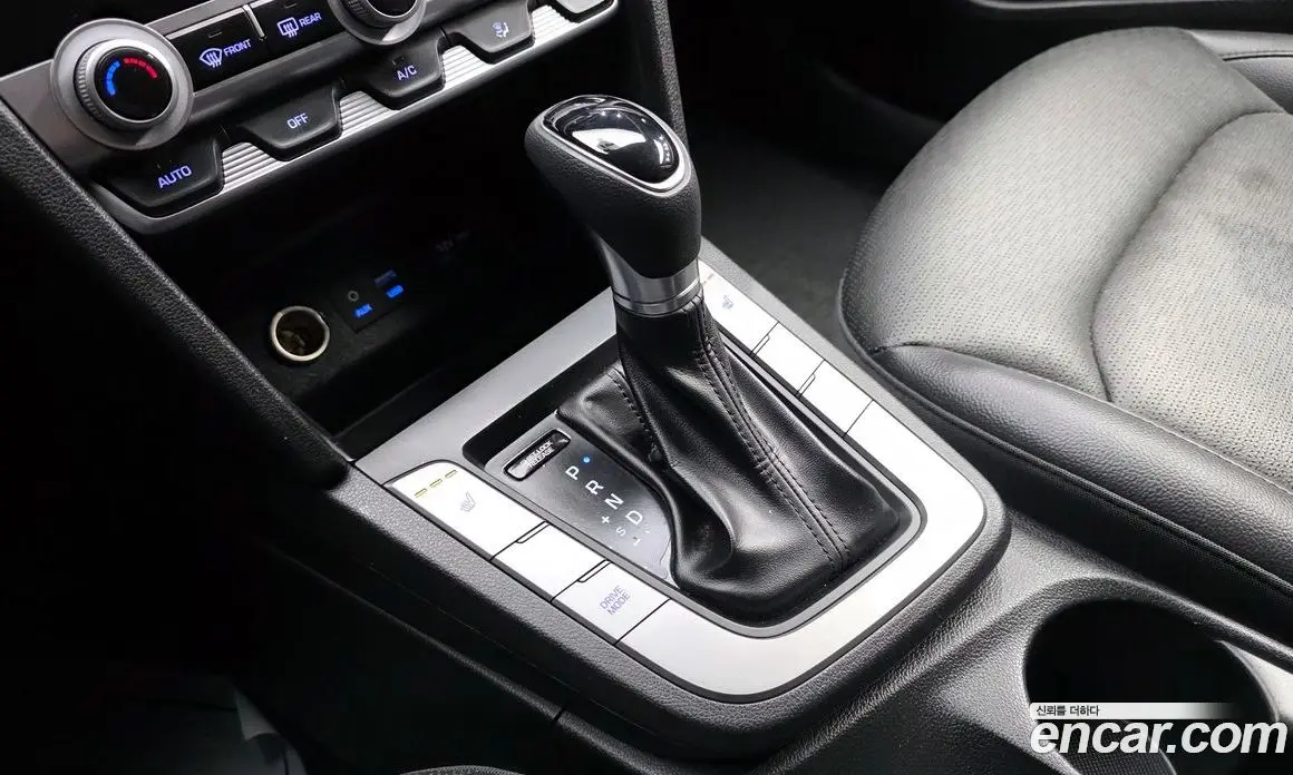 Hyundai Avante 2019 1.6 автомат (гидро), фото 12