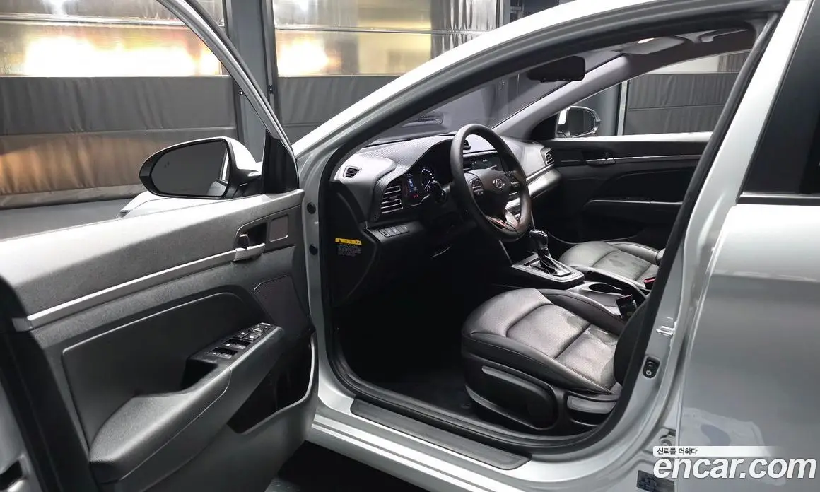 Hyundai Avante 2019 1.6 автомат (гидро), фото 13