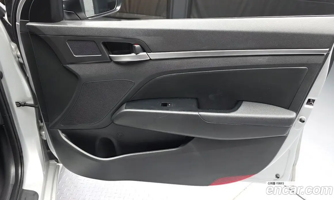 Hyundai Avante 2019 1.6 автомат (гидро), фото 14