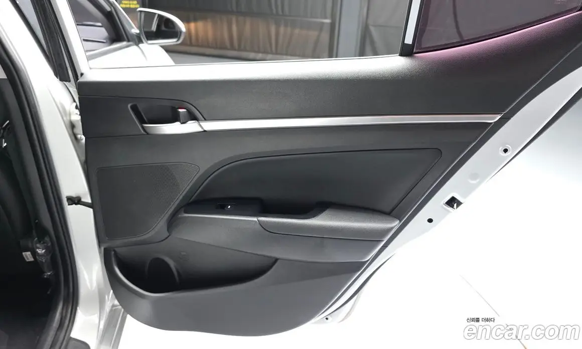 Hyundai Avante 2019 1.6 автомат (гидро), фото 15