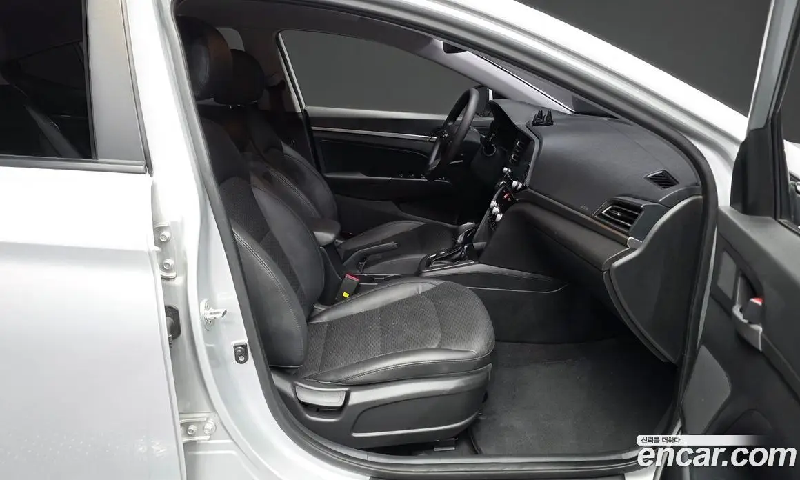 Hyundai Avante 2019 1.6 автомат (гидро), фото 17