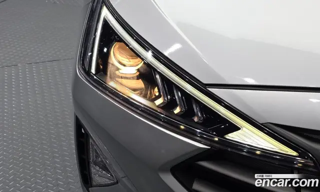 Hyundai Avante 2019 1.6 автомат (гидро), миниатюра 8
