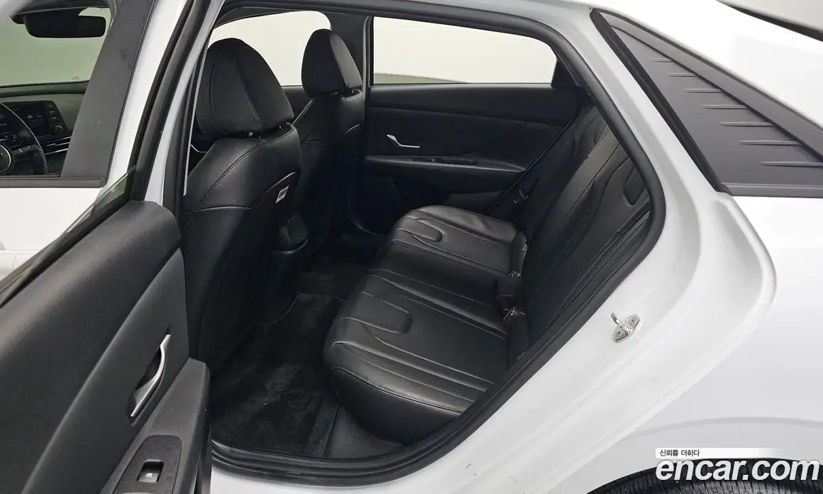 Hyundai Avante 2021 1.6 автомат (гидро), фото 11