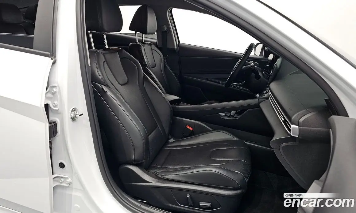 Hyundai Avante 2022 1.6 автомат (гидро), фото 17